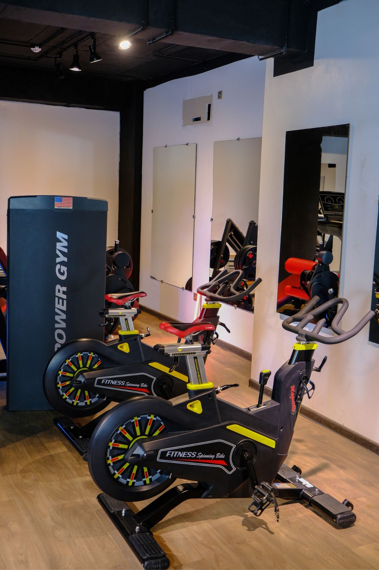 Salle de sport équipée